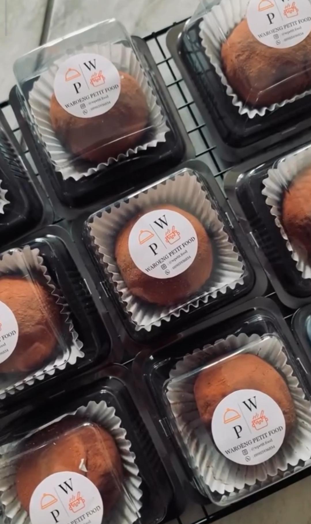Tentang Waroeng Petit Food